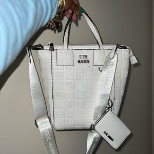 STEVE MADDEN EMBOSSED BUCKET BAG